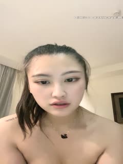 新人顏值不錯馬尾妹子和炮友激情啪啪，近距離特寫口口舔逼自摸掰穴上位抽插第02集