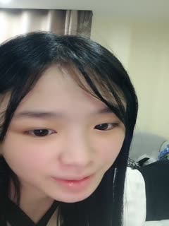 南寧18歲表妹-夢涵❤️：他不讓我舔了，把男友從睡覺中舔硬，性慾旺盛，旁邊床閨蜜熟睡，淫蕩叫春都吵不醒，刺激！第01集